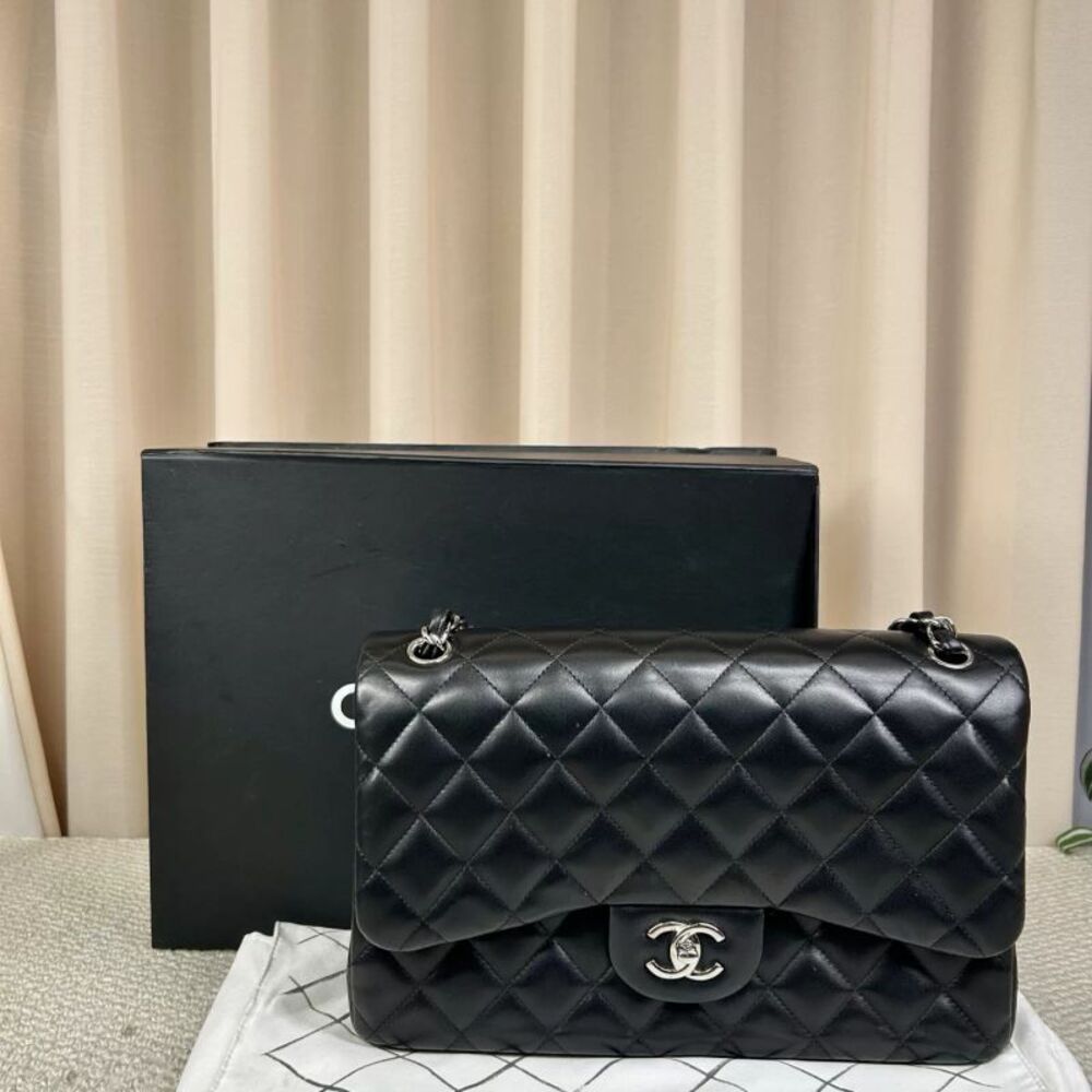 Chanel Women Pre-Loved Bag Very Good Condition